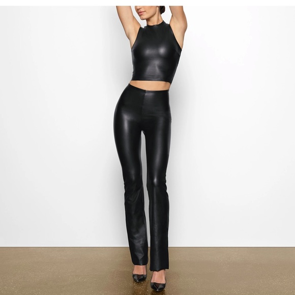 SKIMS FAUX LEATHER BOOT CUT PANT ONYX S - Picture 1 of 4